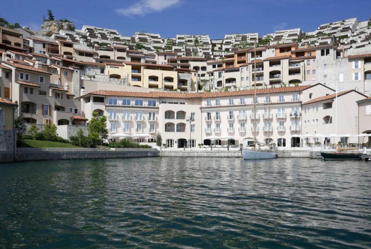 Portopiccolo Luxury Penthouse Apartment Систияна Екстериор снимка