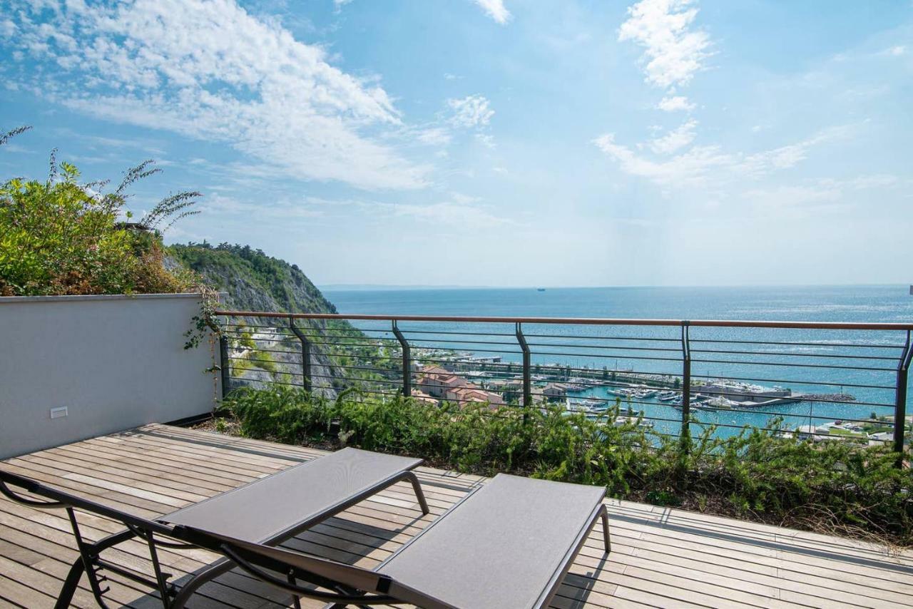 Portopiccolo Luxury Penthouse Apartment Систияна Екстериор снимка